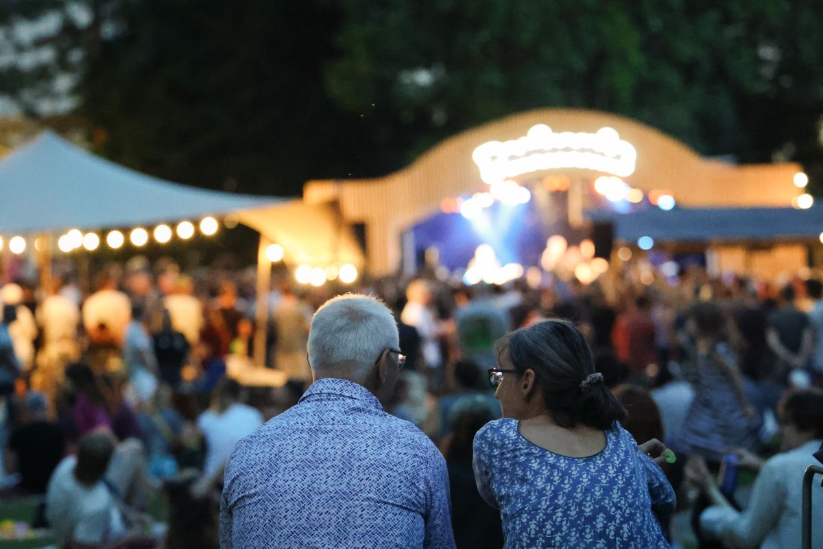 Crowd_vonHinten